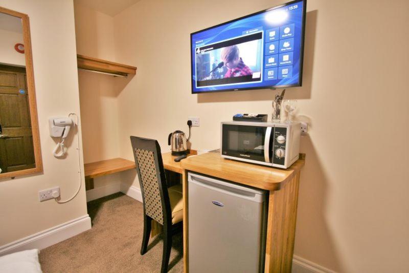 Central Studios Gloucester Place By Roomsbooked Cheltenham Exteriör bild