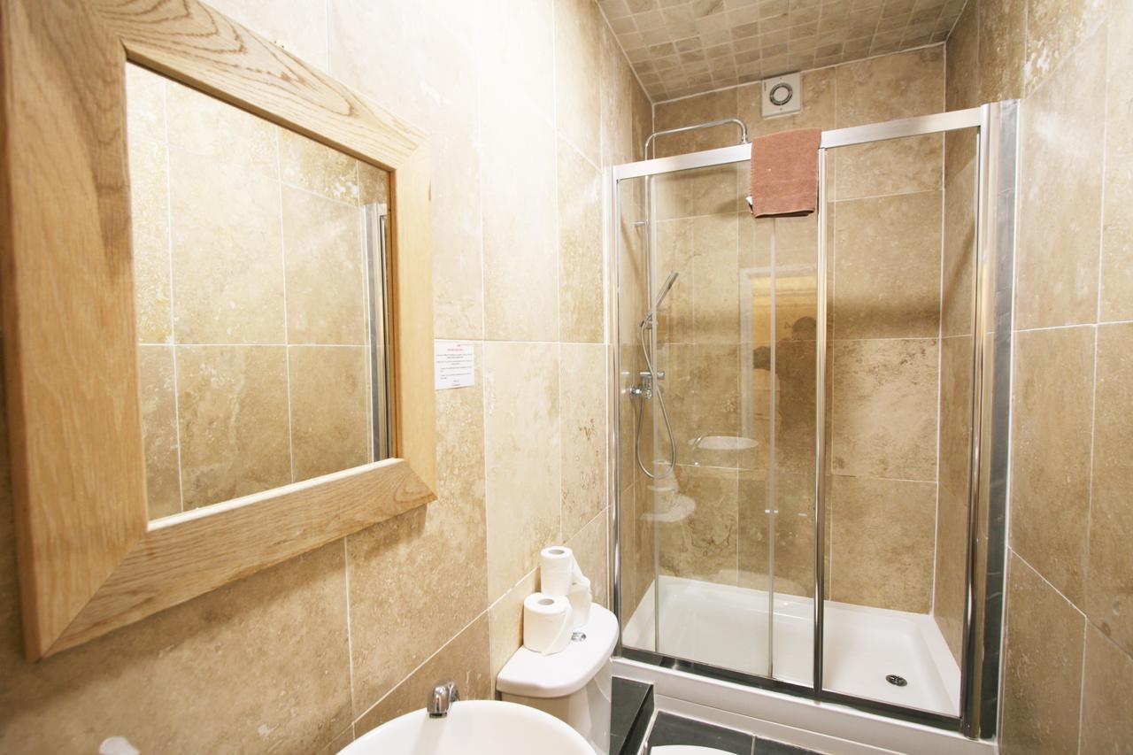 Central Studios Gloucester Place By Roomsbooked Cheltenham Exteriör bild