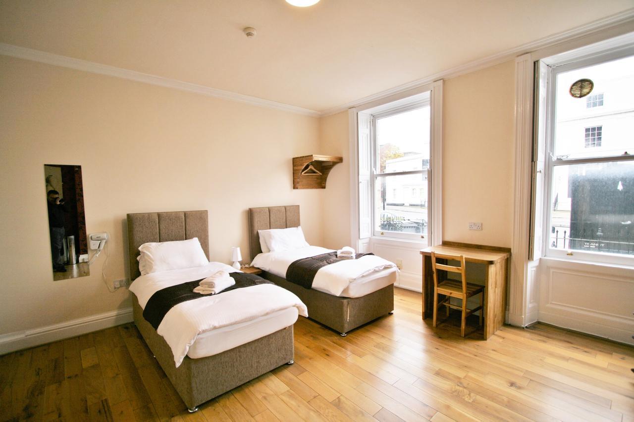 Central Studios Gloucester Place By Roomsbooked Cheltenham Exteriör bild